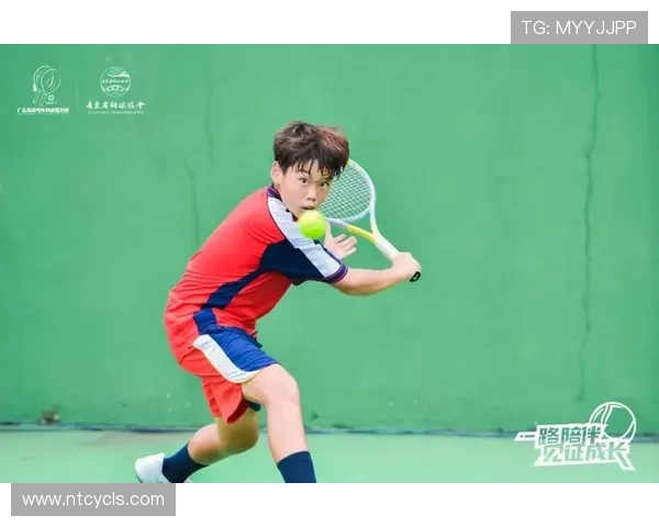 重庆网球队的蜕变与成长之路探索锦标赛背后的奋斗与坚持